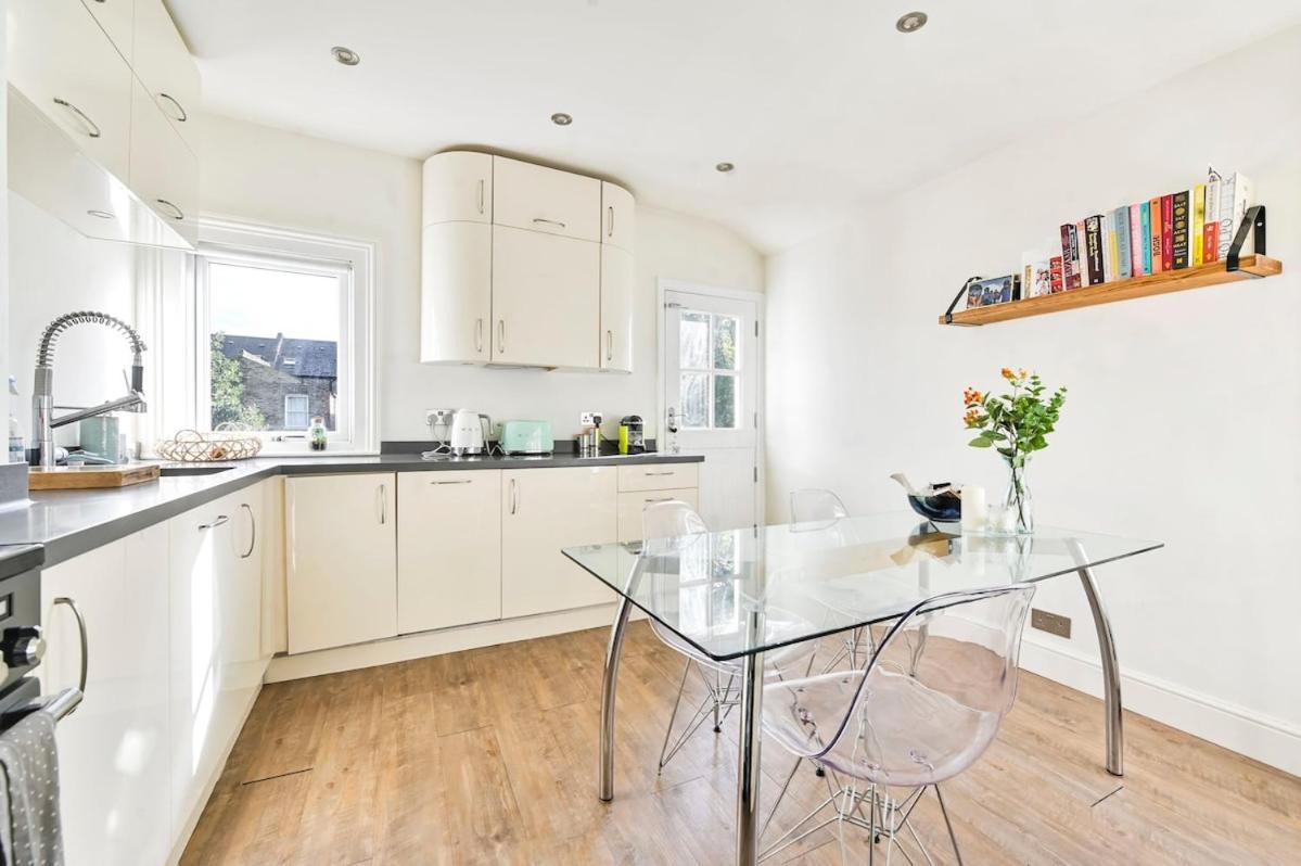 Apartment Victorian Charm 2-bed 2-bath With Private Garden *