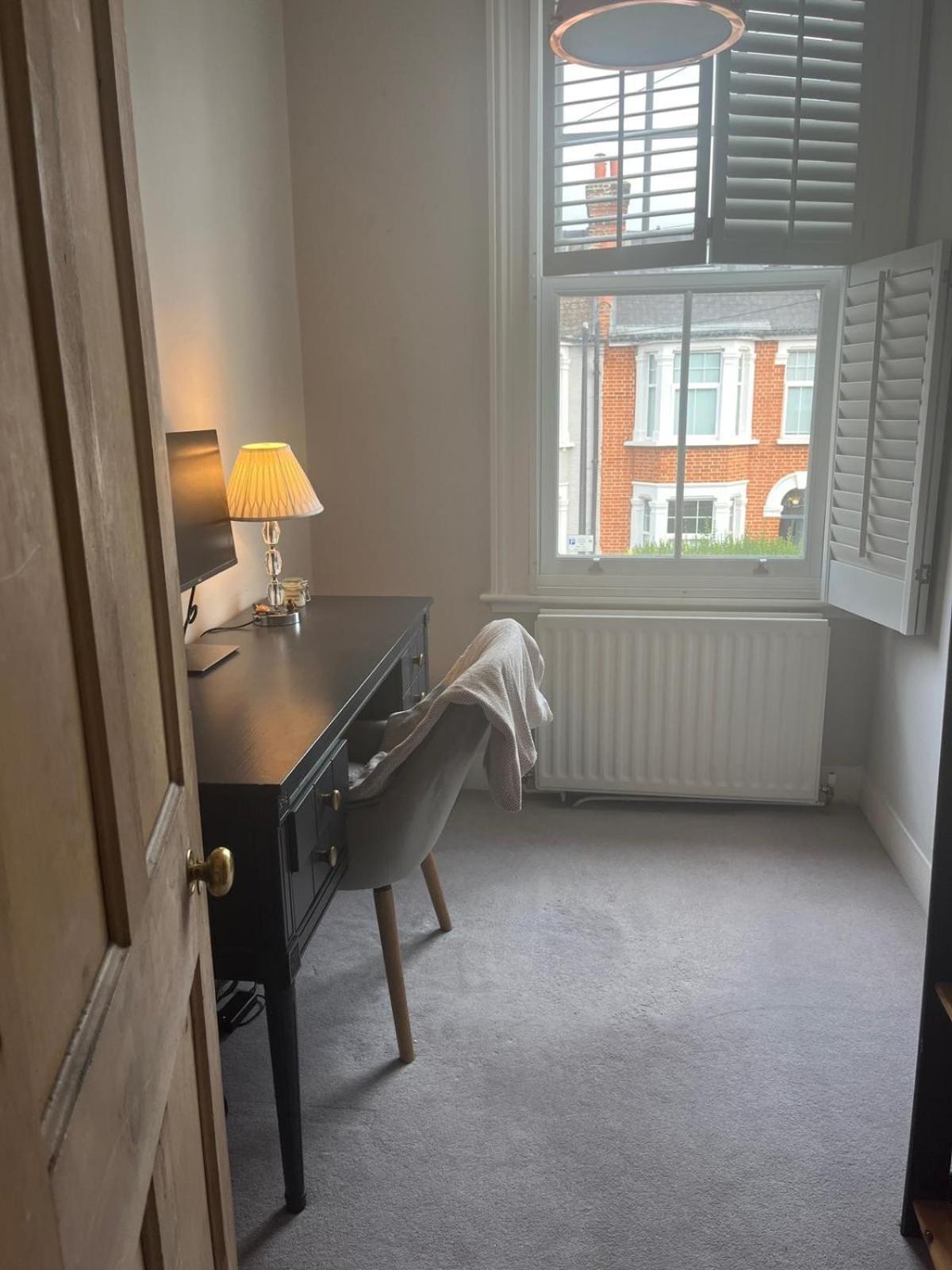 Victorian Charm 2-bed 2-bath With Private Garden Apartment