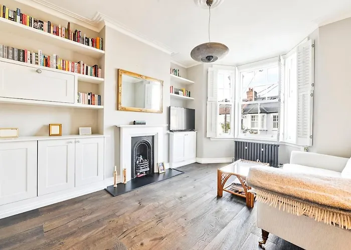 Victorian Charm 2-Bed 2-Bath With Private Garden