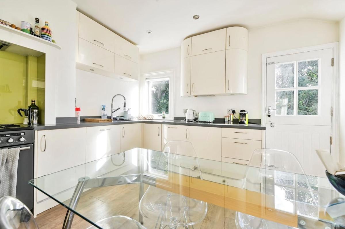 Victorian Charm 2-bed 2-bath With Private Garden * Londra