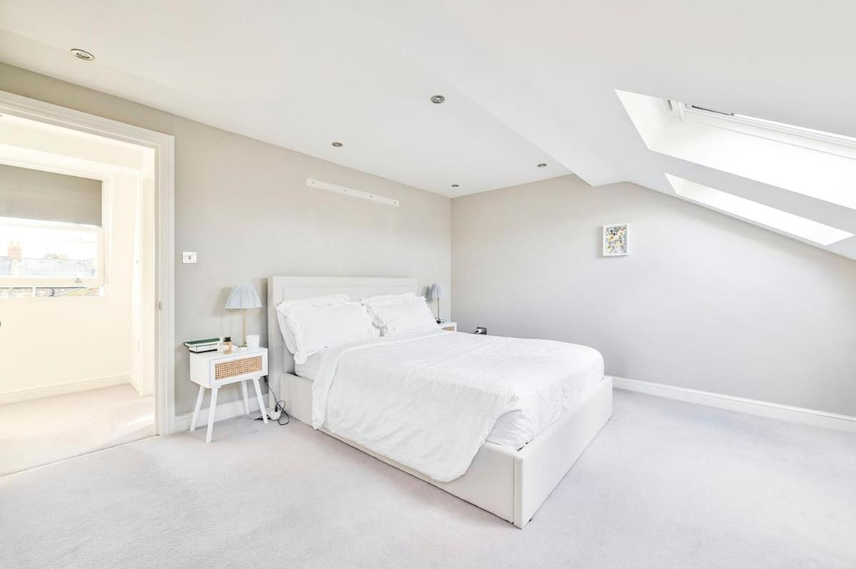 Victorian Charm 2-bed 2-bath With Private Garden Appartamento