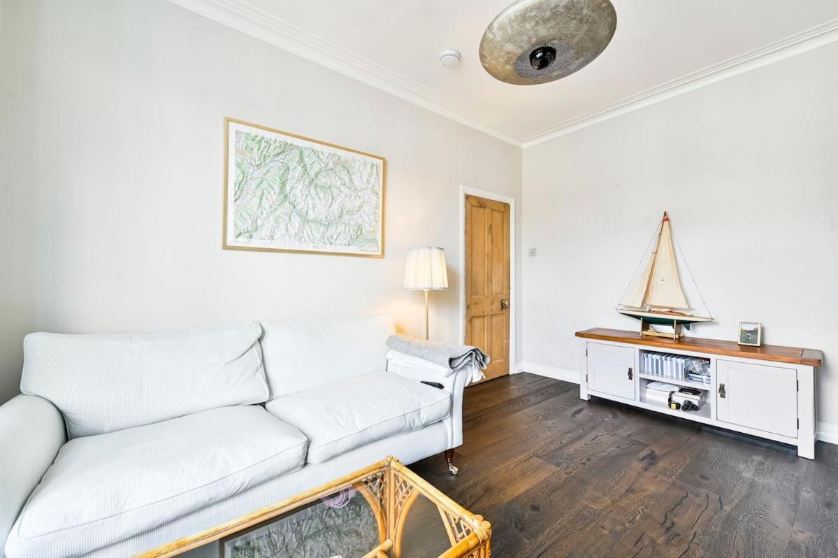 Appartamento Victorian Charm 2-bed 2-bath With Private Garden Londra